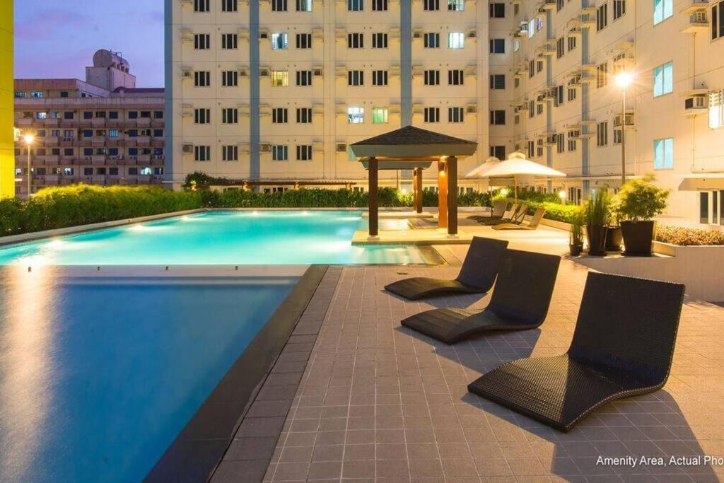 Huge A2J Executive Luxury 1Br Suite Near Abs Cbn, Gma 마닐라 외부 사진