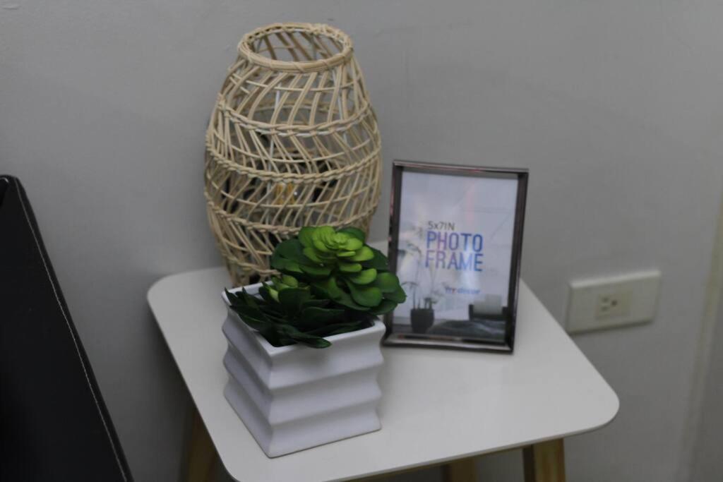 Huge A2J Executive Luxury 1Br Suite Near Abs Cbn, Gma 마닐라 외부 사진