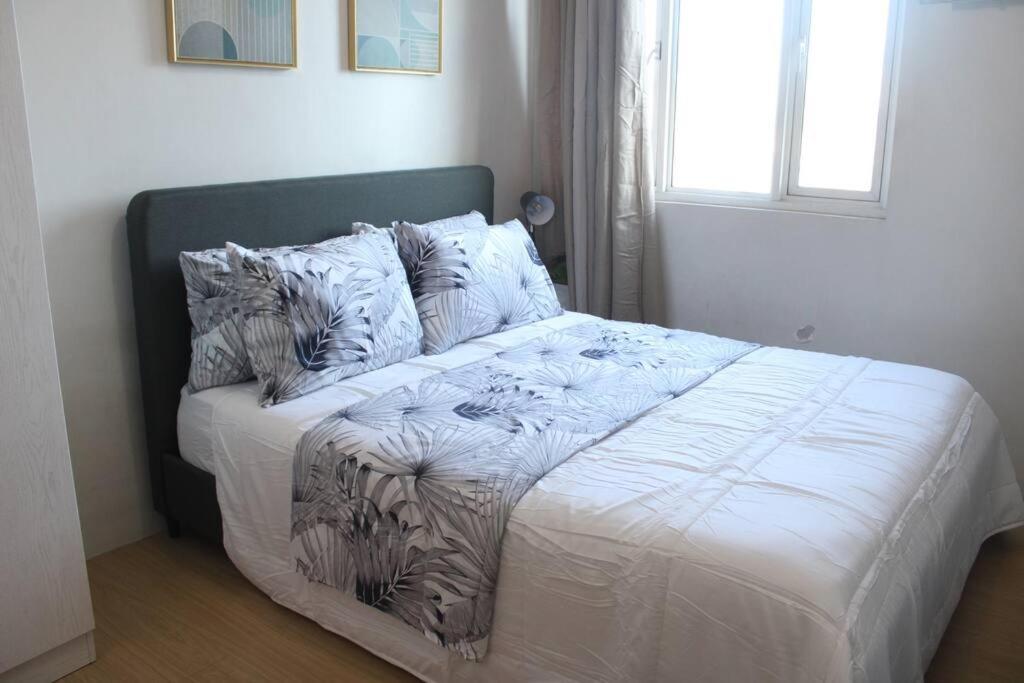 Huge A2J Executive Luxury 1Br Suite Near Abs Cbn, Gma 마닐라 외부 사진