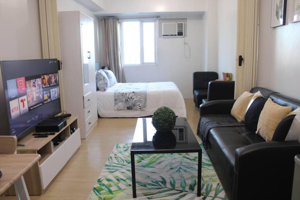 Huge A2J Executive Luxury 1Br Suite Near Abs Cbn, Gma 마닐라 외부 사진