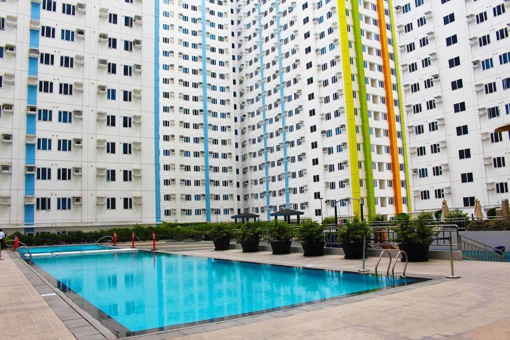 Huge A2J Executive Luxury 1Br Suite Near Abs Cbn, Gma 마닐라 외부 사진