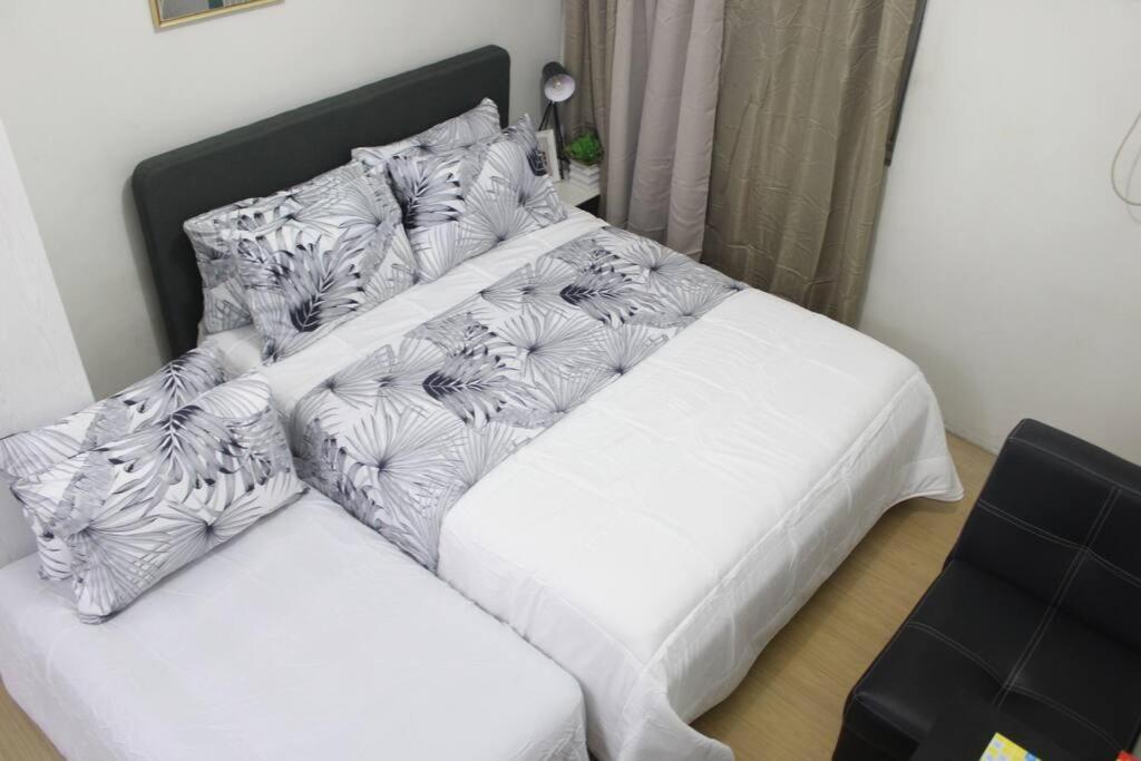 Huge A2J Executive Luxury 1Br Suite Near Abs Cbn, Gma 마닐라 외부 사진