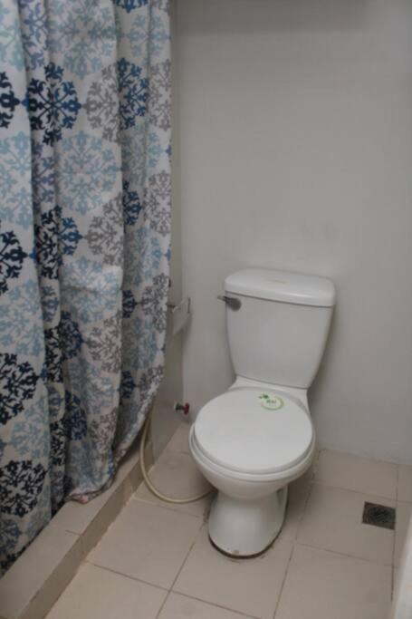 Huge A2J Executive Luxury 1Br Suite Near Abs Cbn, Gma 마닐라 외부 사진
