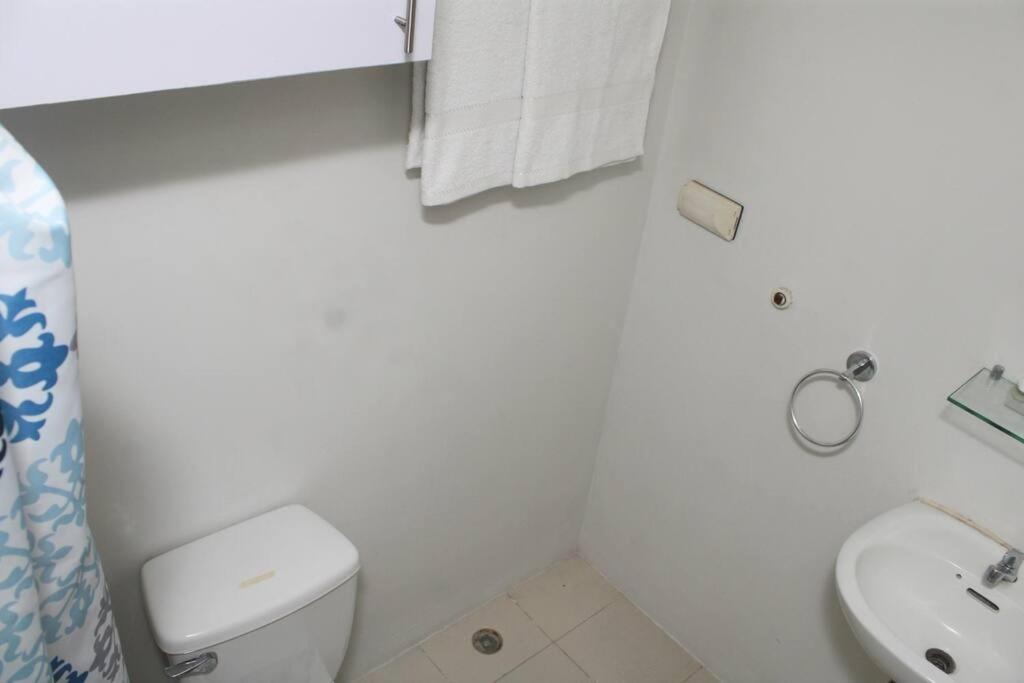 Huge A2J Executive Luxury 1Br Suite Near Abs Cbn, Gma 마닐라 외부 사진