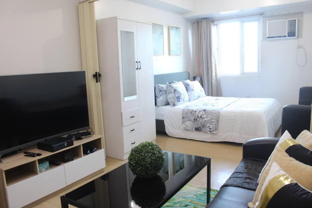 Huge A2J Executive Luxury 1Br Suite Near Abs Cbn, Gma 마닐라 외부 사진