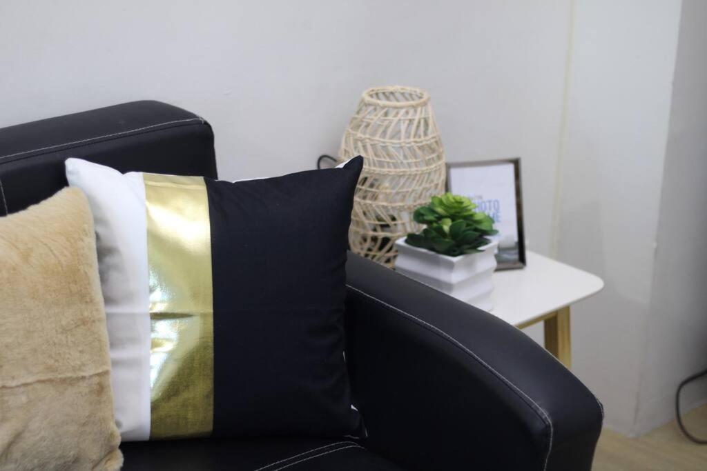 Huge A2J Executive Luxury 1Br Suite Near Abs Cbn, Gma 마닐라 외부 사진