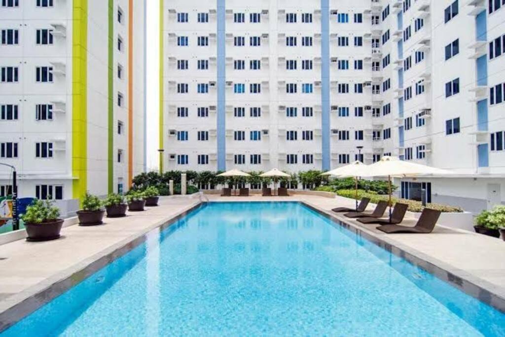 Huge A2J Executive Luxury 1Br Suite Near Abs Cbn, Gma 마닐라 외부 사진