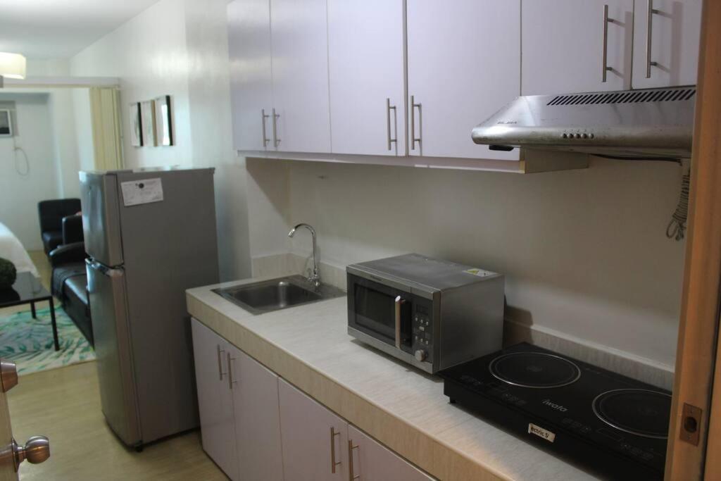 Huge A2J Executive Luxury 1Br Suite Near Abs Cbn, Gma 마닐라 외부 사진